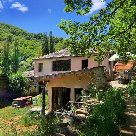 Albergue Eco El Beso - Vegano Treacastela Exterior photo